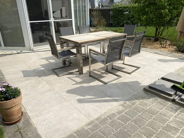 Terrasse aus Großformatplatten – Kelkheim
