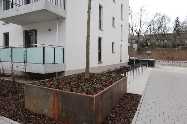 Pflanzbeet mit Stahleinfassung – Wiesbaden